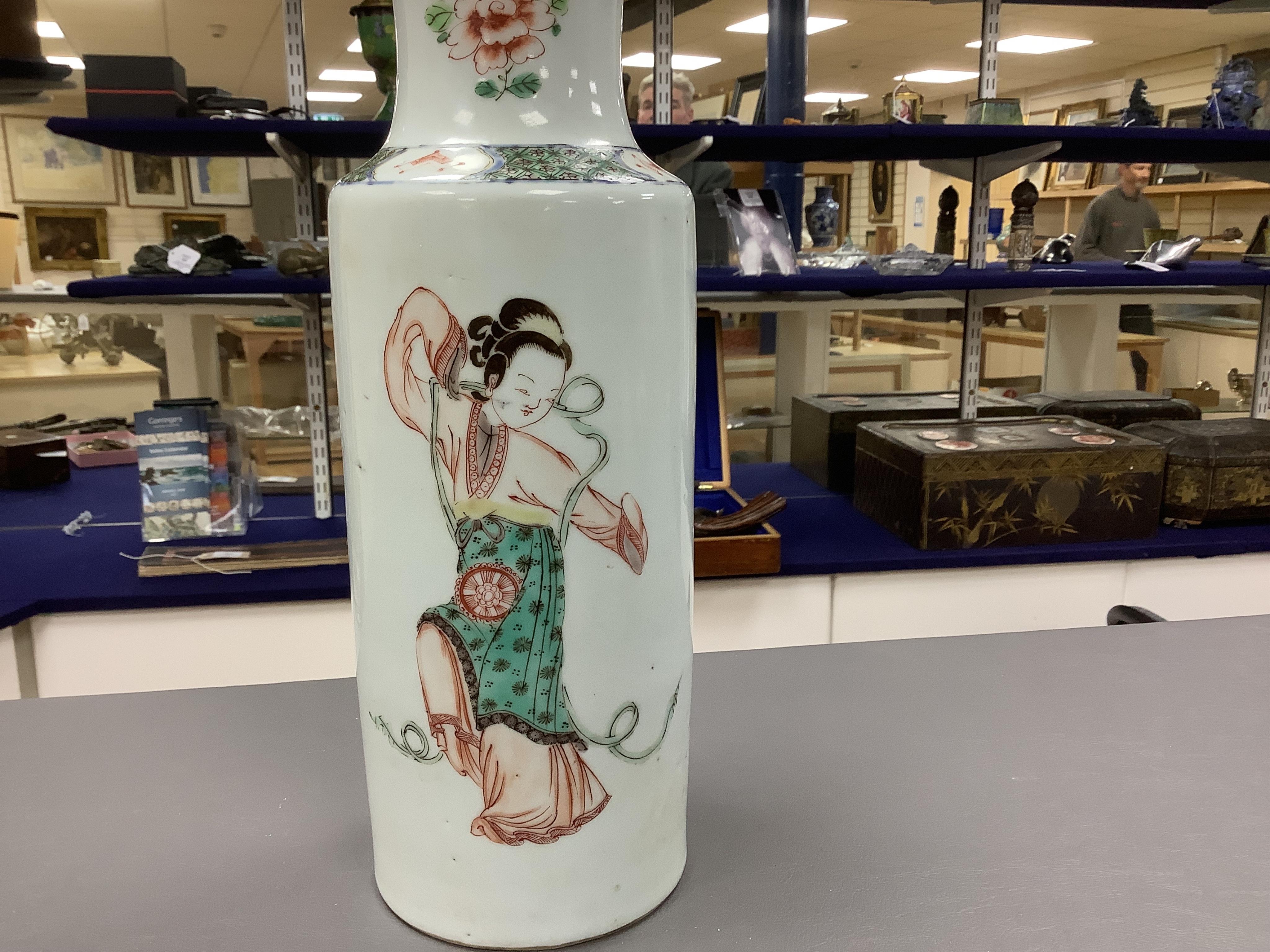 A Chinese famille verte porcelain vase, 28cm. Condition - good